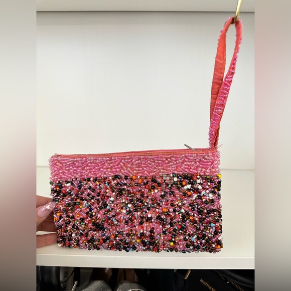 Mexican handmade beaded wristlet - Picture 2 of 5